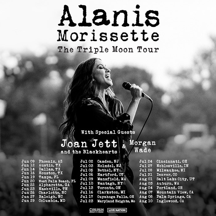 Alanis Morissette και Joan Jett επί σκηνής. The Triple Moon Tour