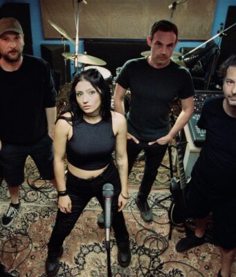 Acaste: Από το Home στο Afternoiz. Καιρός να τα πούμε Acaste