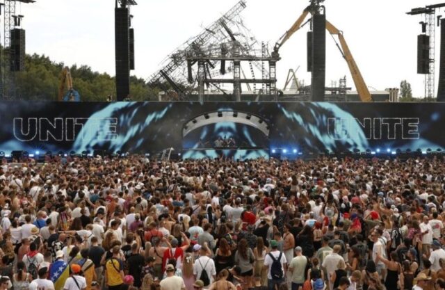 Η λέξη "Unite" ποτέ δεν ήταν πιο δυνατή. Άποψη της νέας κεντρικής σκηνής του Tomorrowland Festival