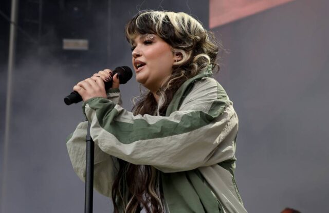 Lola Young (1) Lola Young