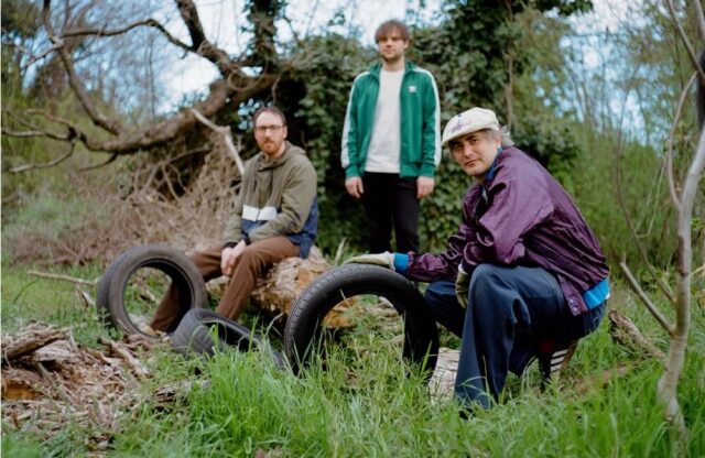 bee bee sea band photo