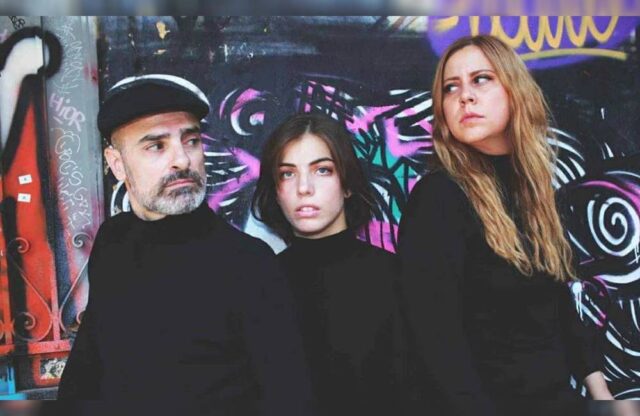 Brecht-katerina-gogou-to-gamoto-pou-den-ezisa-sti-skini-brecht-2510