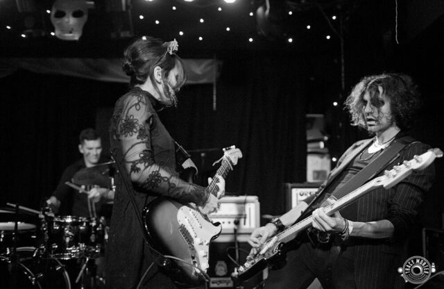 howling bells live howling bells live