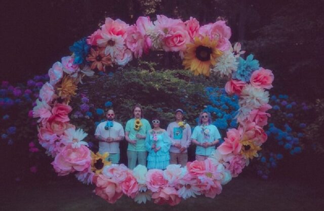 male gaze band photo male gaze band photo