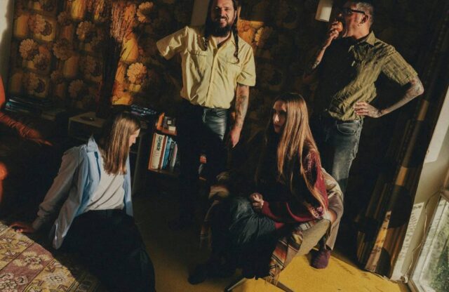 250902_Dry Cleaning_SHOT_09_130-Edit Dry Cleaning