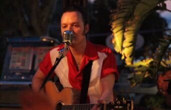 Manos Wild: ακούσαμε τα 18 tracks του For Rockabillies Only manos wild