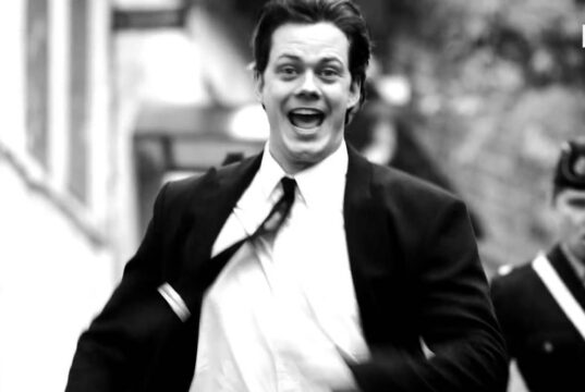 Clark: Το σύνδρομο της Στοκχόλμης μέσα σε 6 επεισόδια! Clark netflix