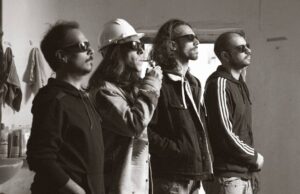 Common People: Νέο single “Once in a While” από το άλμπουμ |3/4 Common People