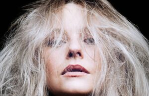 Lusaint: Nέο εκρηκτικό single το Love Bites Back