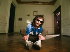 French Fry: Ακούστε το 1o Single ‘Apple Pie’ | OUT NOW! french fry