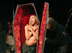 Coachella 2026: Το show του Iggy Pop & το φέρετρο στη σκηνή Coachella_ -iggy pop