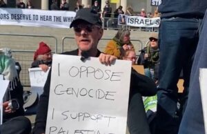 Συνελήφθη ο Robert Del Naja (Massive Attack) σε διαμαρτυρία Robert Del Naja