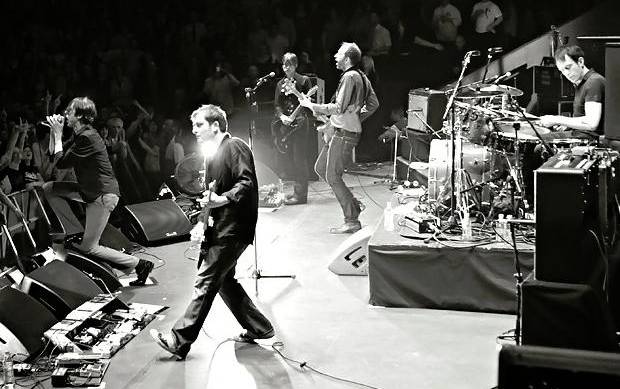 Suede,_royal_albert_hall_2010