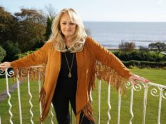 Bonnie Tyler: Σε τεχνητό κώμα μετά από χειρουργική επέμβαση Bonnie Tyler